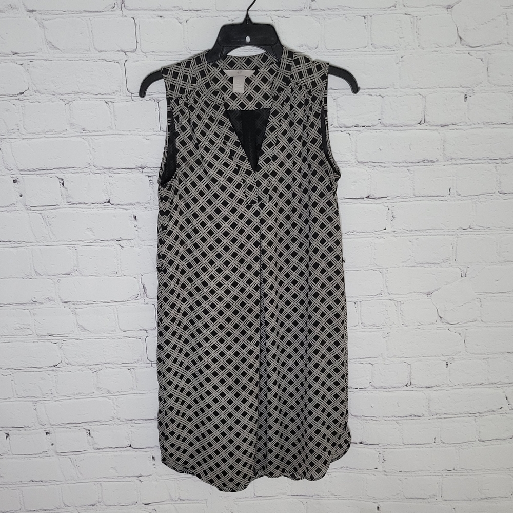 H&M Gray and black Blouse Sleeveless Size 4